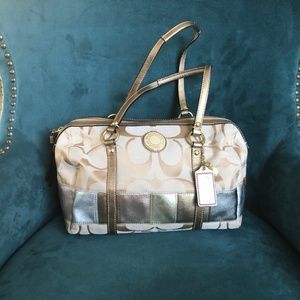 バッグ COACH Flap Soho Signature handbag gold Coach Soho Signature Jacquard Brown Gold Leather Trim Hand